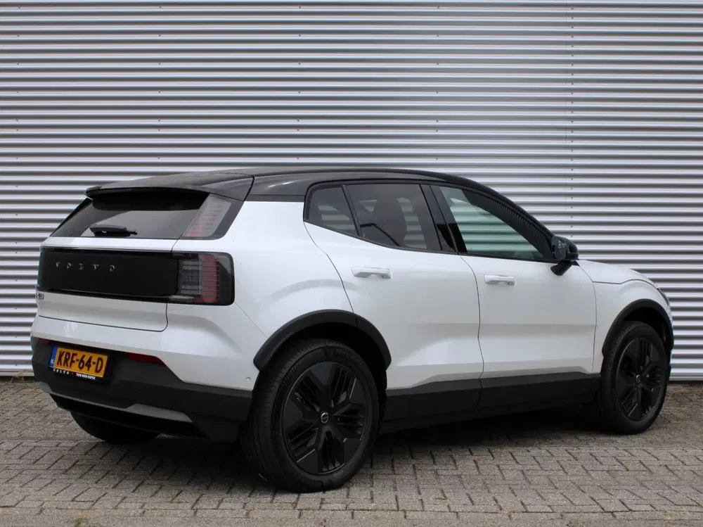 Volvo EX30 P5 Long Range Ultra Automaat uit 2026, foto 2