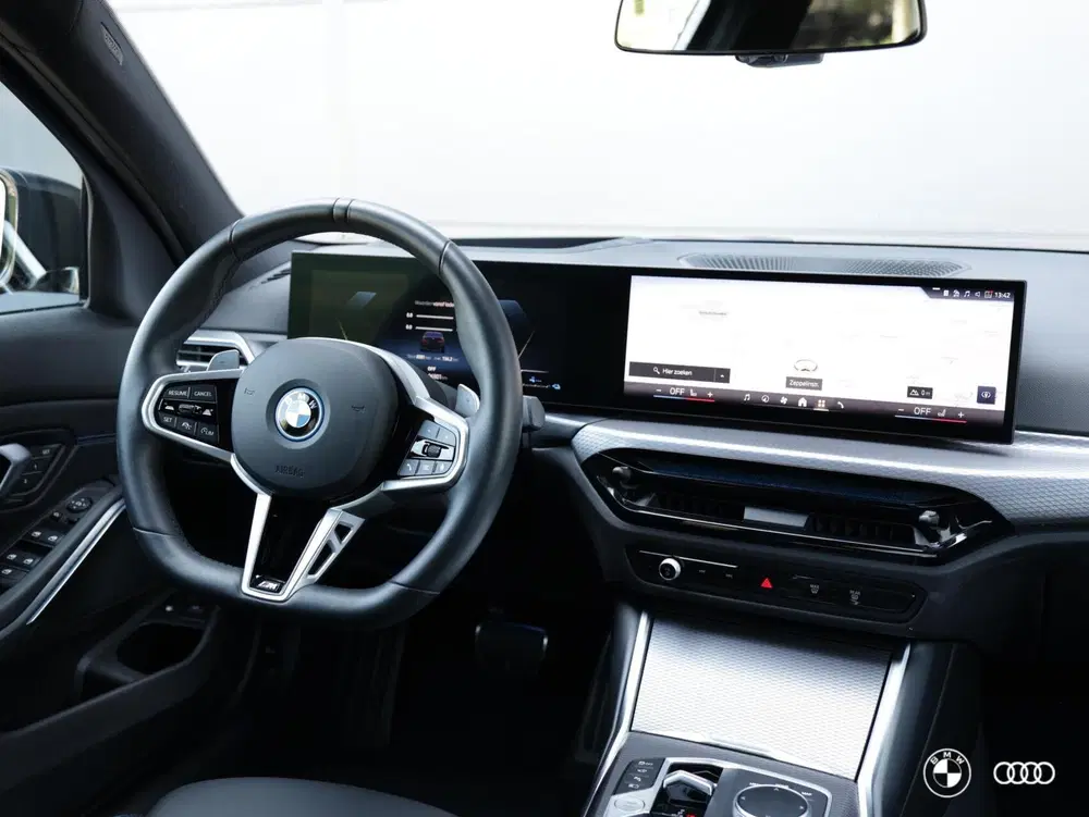 BMW 3-serie M SPORT uit 2025, foto 2