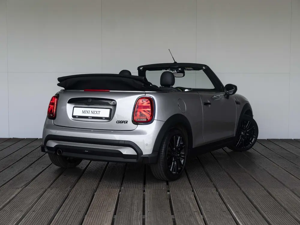 Mini Cabrio Cooper Harman-Kardon uit 2023, foto 2