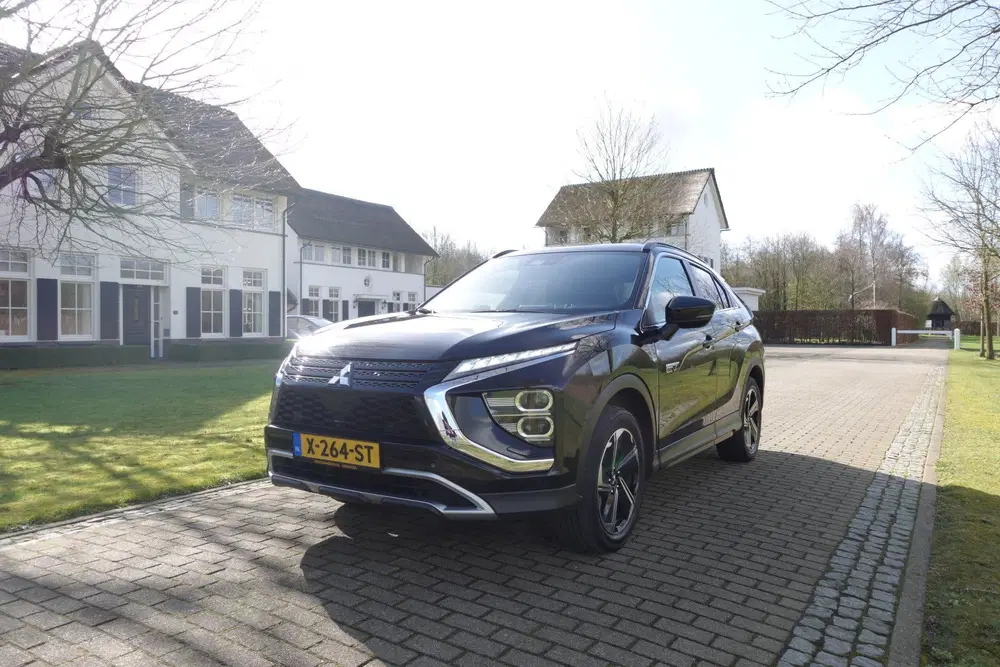 Mitsubishi Eclipse Cross 2.4 PHEV Intense+ uit 2024