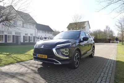 Mitsubishi Eclipse Cross 2.4 PHEV Intense+ uit 2024
