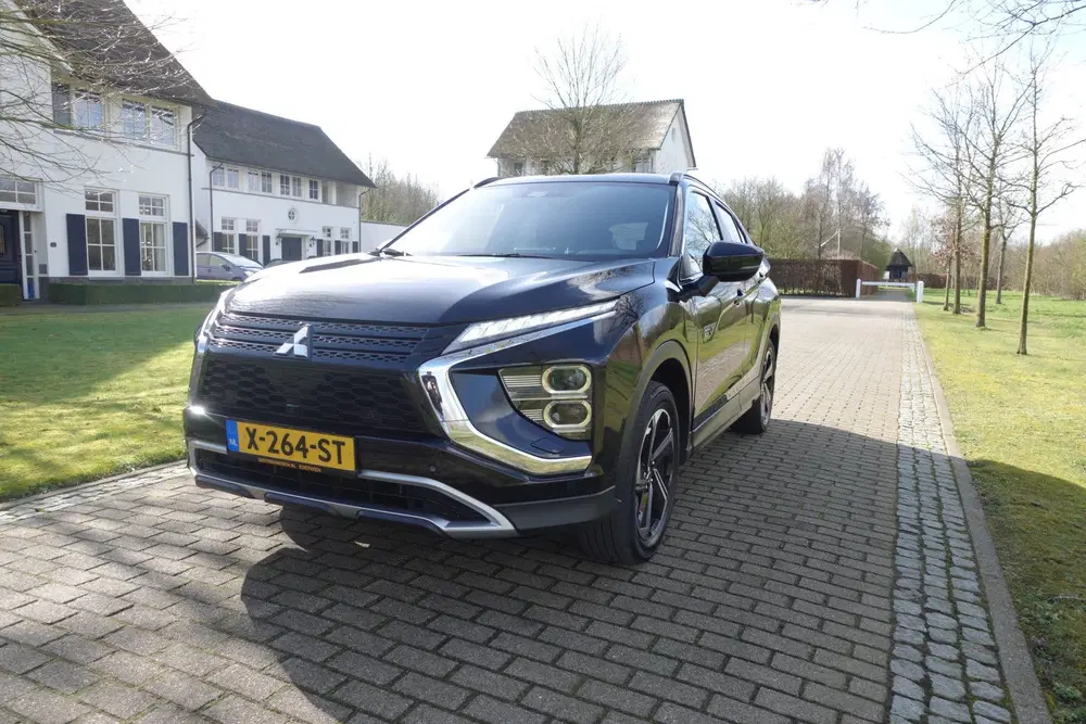 Mitsubishi Eclipse Cross 2.4 PHEV Intense+ uit 2024, foto 2