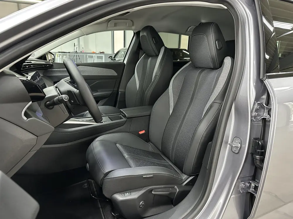Peugeot 308 1.6 Plug-in Hybrid 180 Allure uit 2023, foto 7