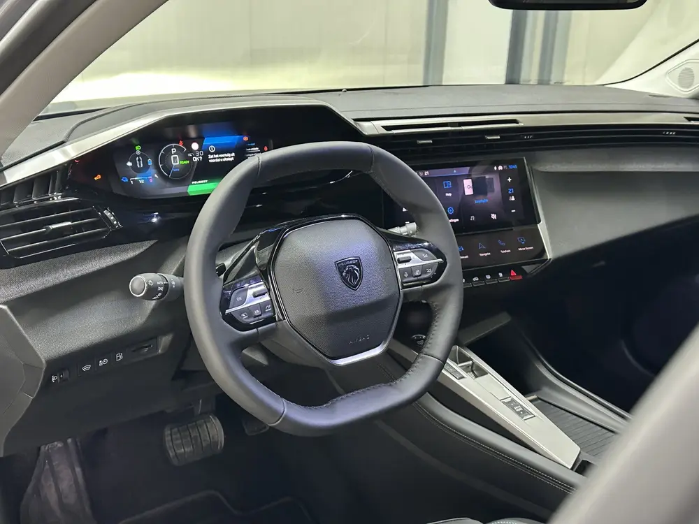 Peugeot 308 1.6 Plug-in Hybrid 180 Allure uit 2023, foto 8