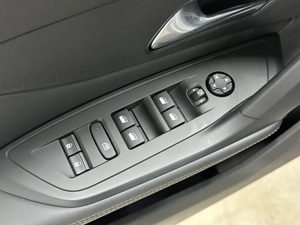 Peugeot 308 1.6 Plug-in Hybrid 180 Allure uit 2023, foto 9