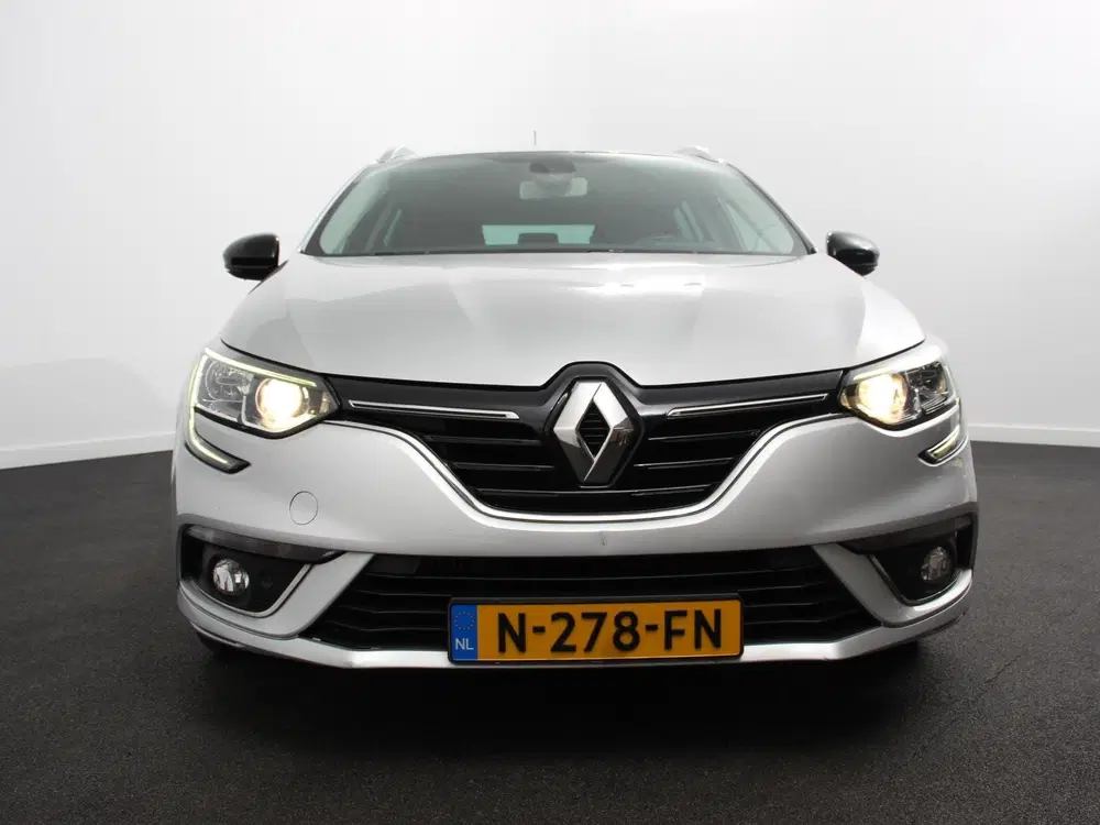Renault Megane Mégane Estate 1.3 TCe 140pk Automaat Limit uit 2020, foto 3