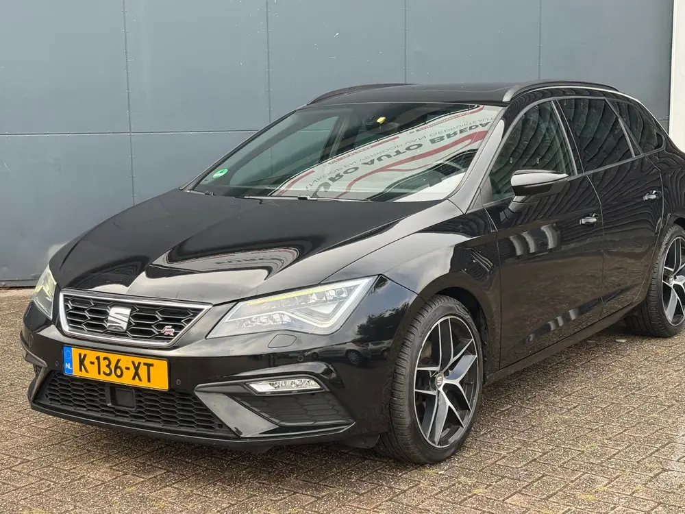 SEAT Leon 1.5 TSI Style Business Intense uit 2020, foto 2