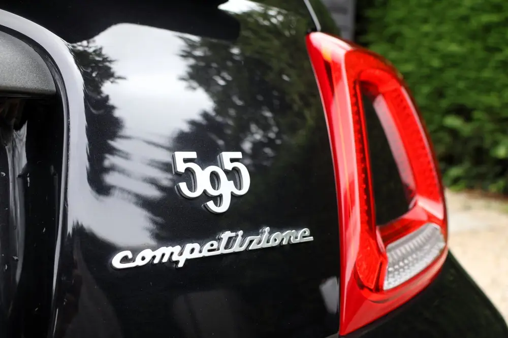 Abarth 595 1.4 T-Jet Abarth Competizione-Xenon-Sabelt-Reco uit 2021, foto 12