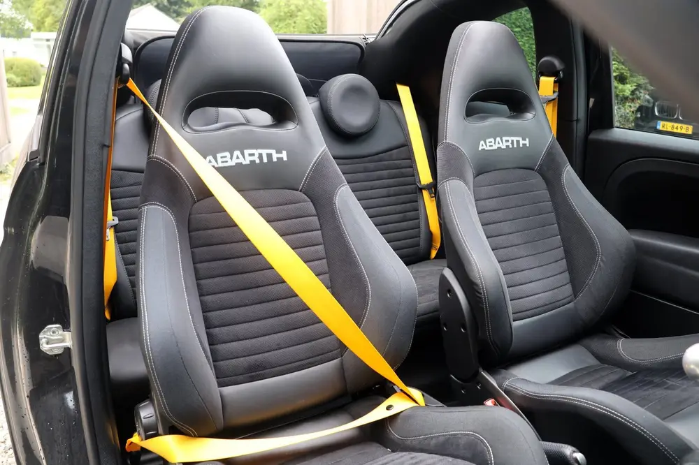 Abarth 595 1.4 T-Jet Abarth Competizione-Xenon-Sabelt-Reco uit 2021, foto 19