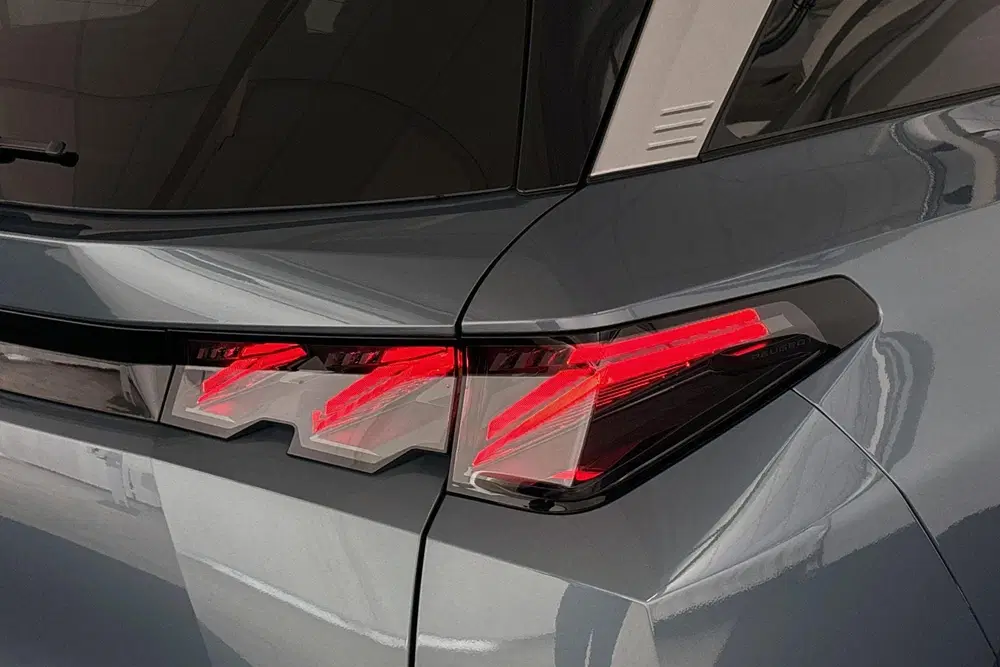 Peugeot 5008 1.2 Hybrid 145 GT 7p 360-Camera Stoelverwa uit 2025, foto 19