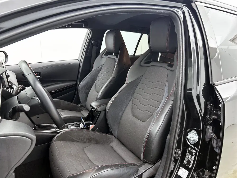 Toyota Corolla 1.8 Hybrid Executive uit 2022, foto 14