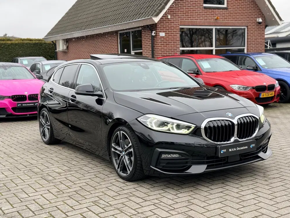 BMW 1-serie 118i Executive Edition uit 2019, foto 5
