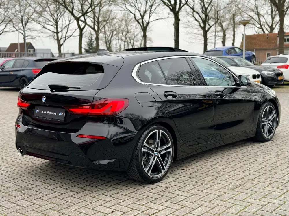 BMW 1-serie 118i Executive Edition uit 2019, foto 7