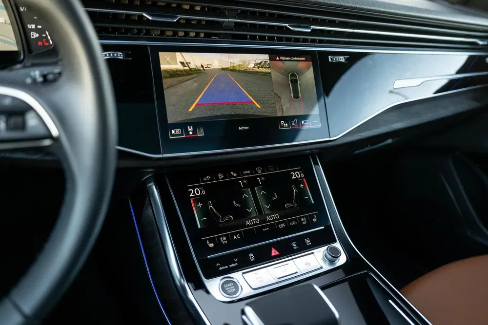 Audi Q8 55 TFSI e quattro S-Line Nightvision Softc uit 2021, foto 17