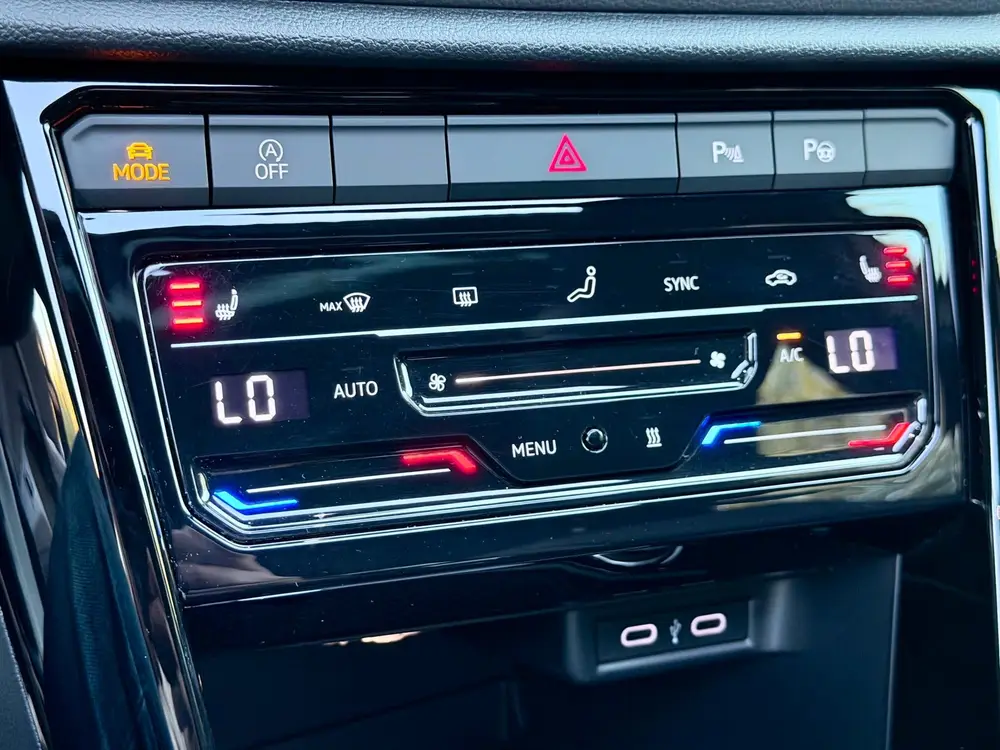 Volkswagen T-roc 1.5 TSI 3x R-Line Pano/AppleCar/Keyless uit 2022, foto 20