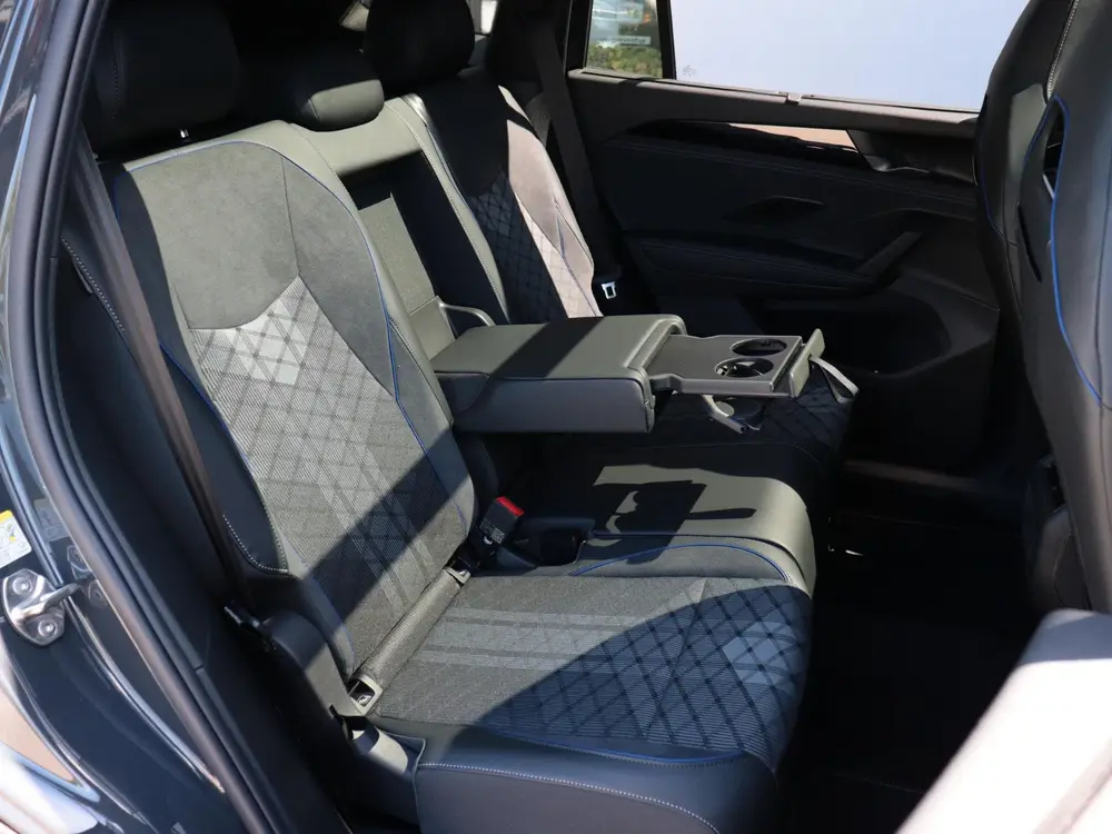 Volkswagen Tayron R-Line Edition 1.5 eHybrid 200 kW / 272 PK uit 2026, foto 10