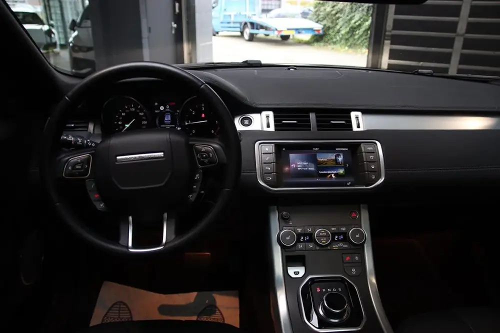Land Rover Range Rover Evoque 2.0 TD4 AWD HSE R-Dynamic PANO uit 2019, foto 3