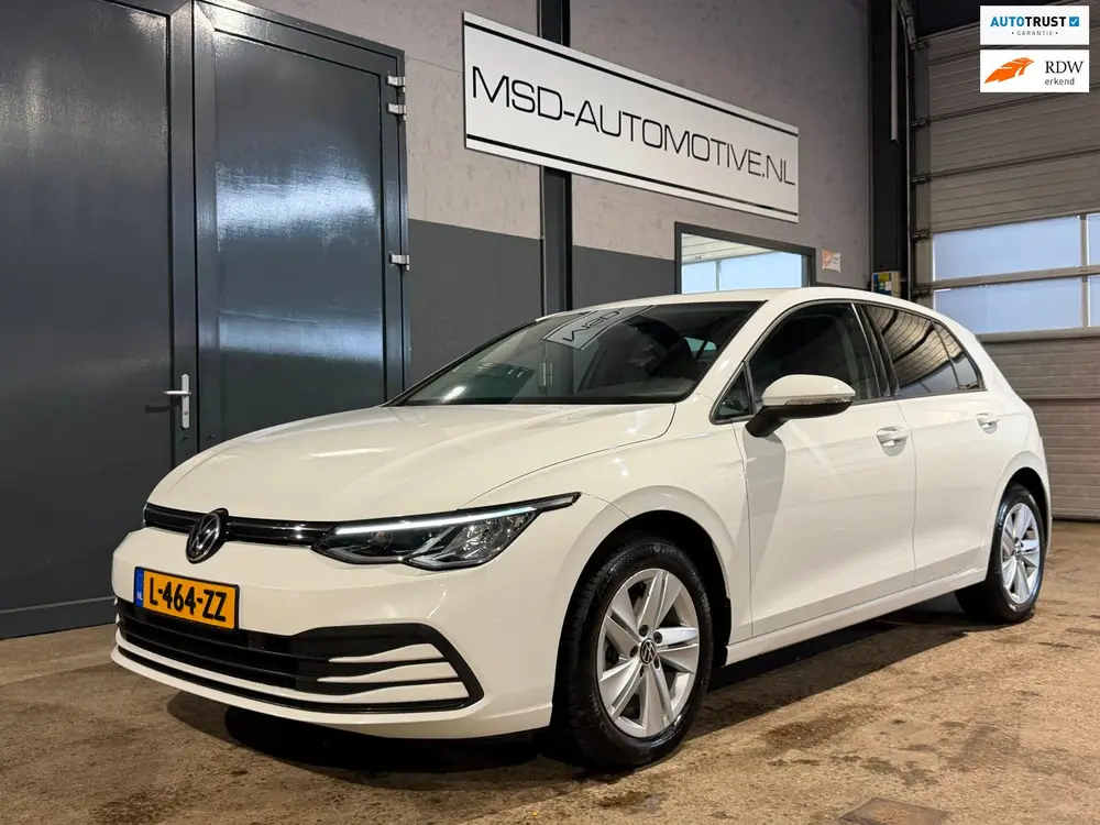 Volkswagen Golf 1.5 TSI LED|Trekhaak|Stuur + Stoelverw.|DAB| uit 2020
