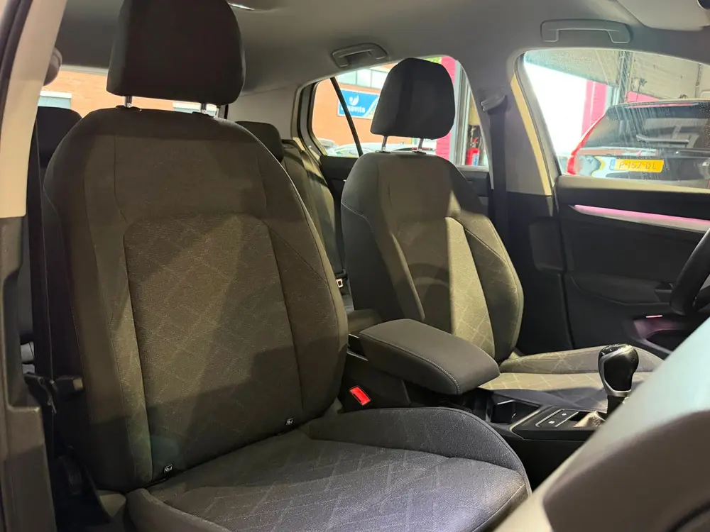 Volkswagen Golf 1.5 TSI LED|Trekhaak|Stuur + Stoelverw.|DAB| uit 2020, foto 10