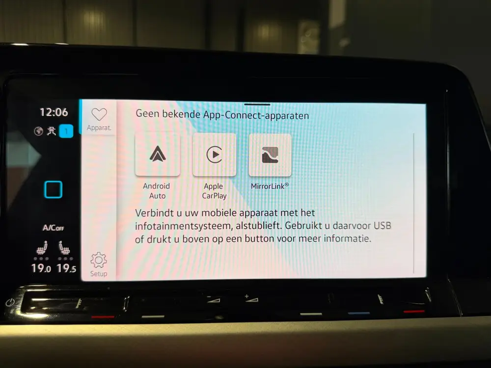 Volkswagen Golf 1.5 TSI LED|Trekhaak|Stuur + Stoelverw.|DAB| uit 2020, foto 19