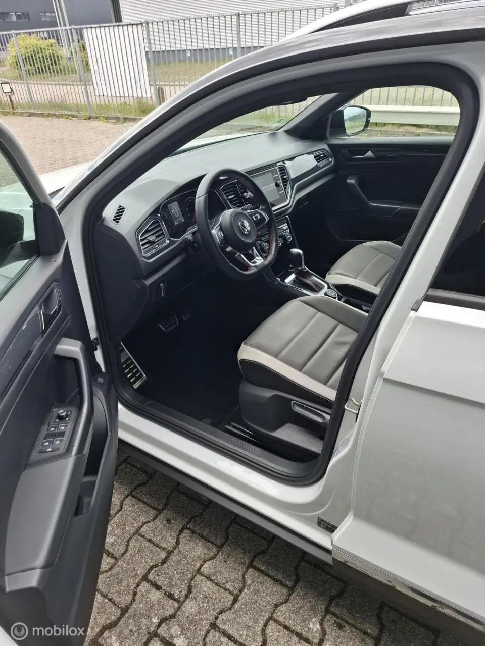 Volkswagen T-Roc 1.5 TSI Sport R 4Motion |Pano|Leder| uit 2019, foto 12
