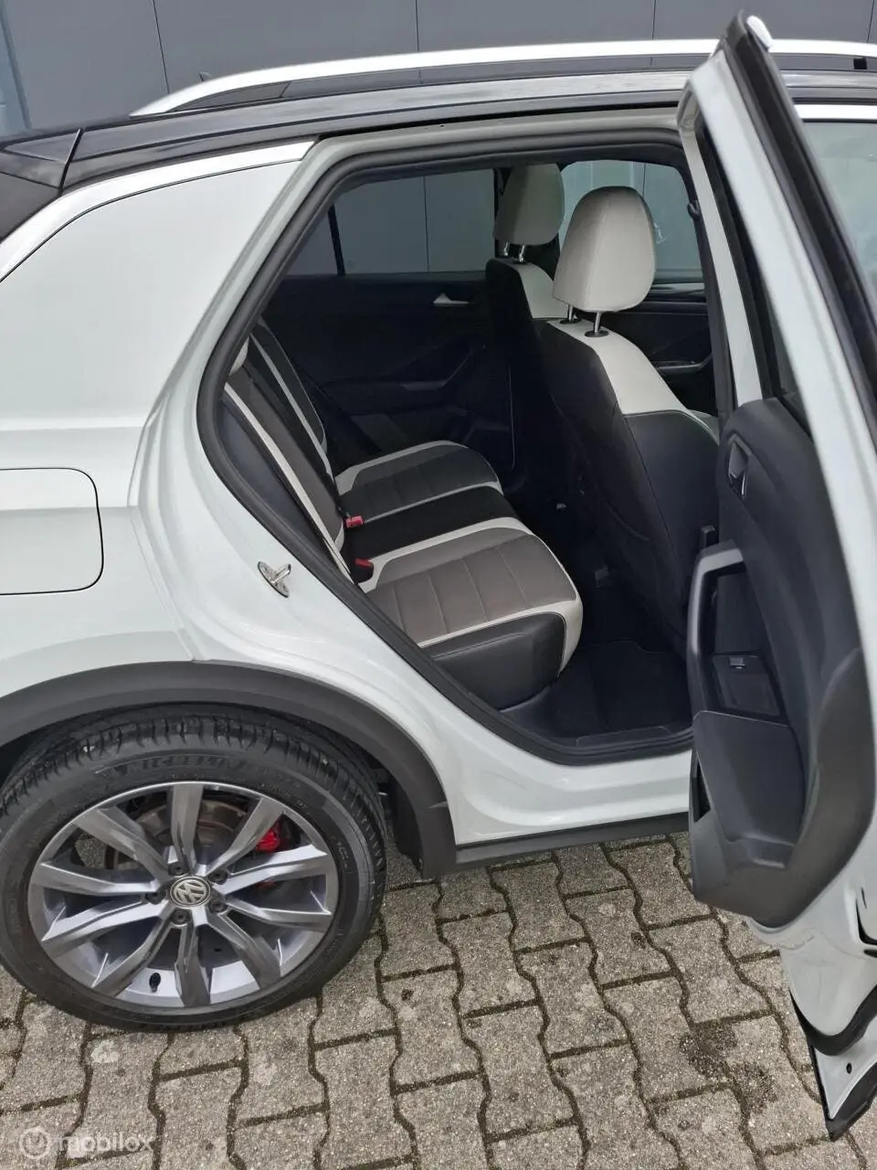 Volkswagen T-Roc 1.5 TSI Sport R 4Motion |Pano|Leder| uit 2019, foto 14