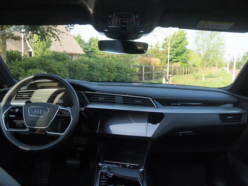 Audi e-tron 55 quattro S edition 95 kWh uit 2020, foto 16