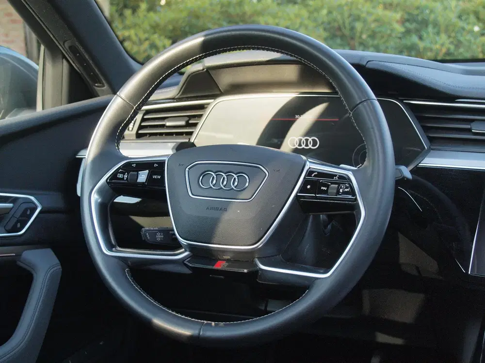 Audi e-tron 55 quattro S edition 95 kWh uit 2020, foto 17