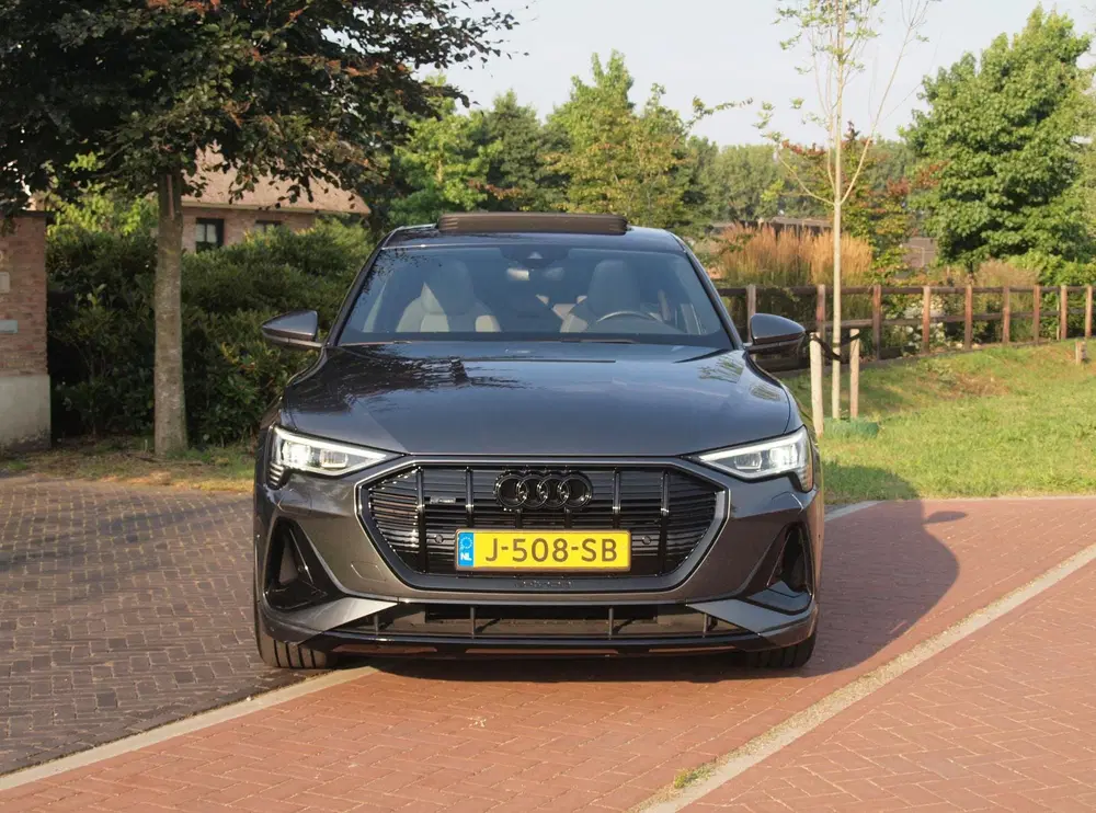 Audi e-tron 55 quattro S edition 95 kWh uit 2020, foto 5