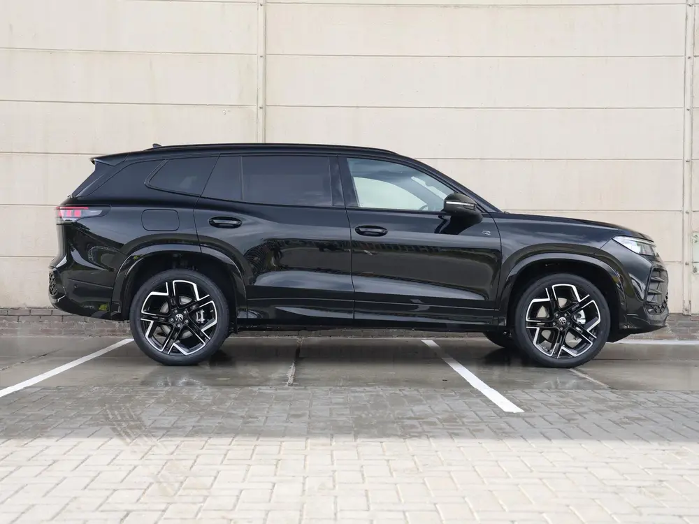 Volkswagen Tayron R-Line Edition 1.5 eHybrid 204 PK | Panora uit 2026, foto 2