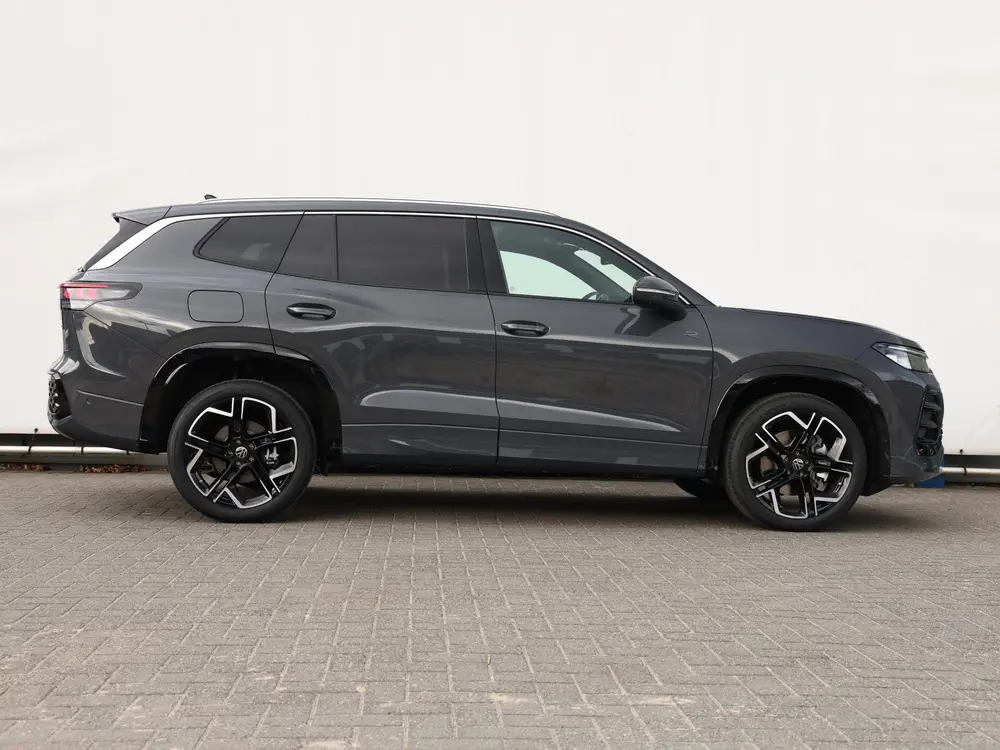 Volkswagen Tayron R-Line Edition 1.5 eHybrid 204 PK | Naviga uit 2026, foto 2
