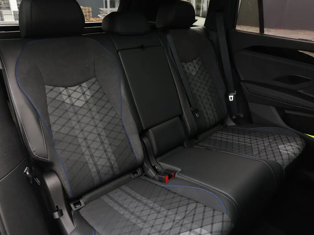 Volkswagen Tayron R-Line Edition 1.5 eHybrid 204 PK | Naviga uit 2026, foto 9