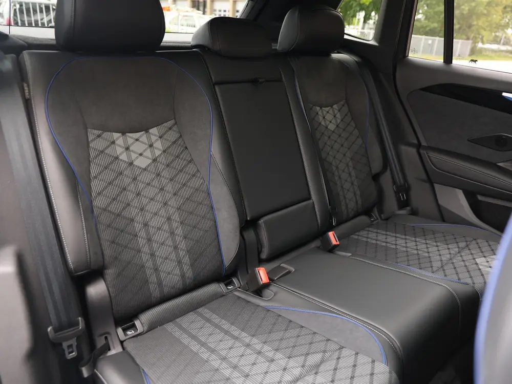 Volkswagen Tiguan R-Line Edition 1.5 eHybrid 272 PK | Naviga uit 2026, foto 9