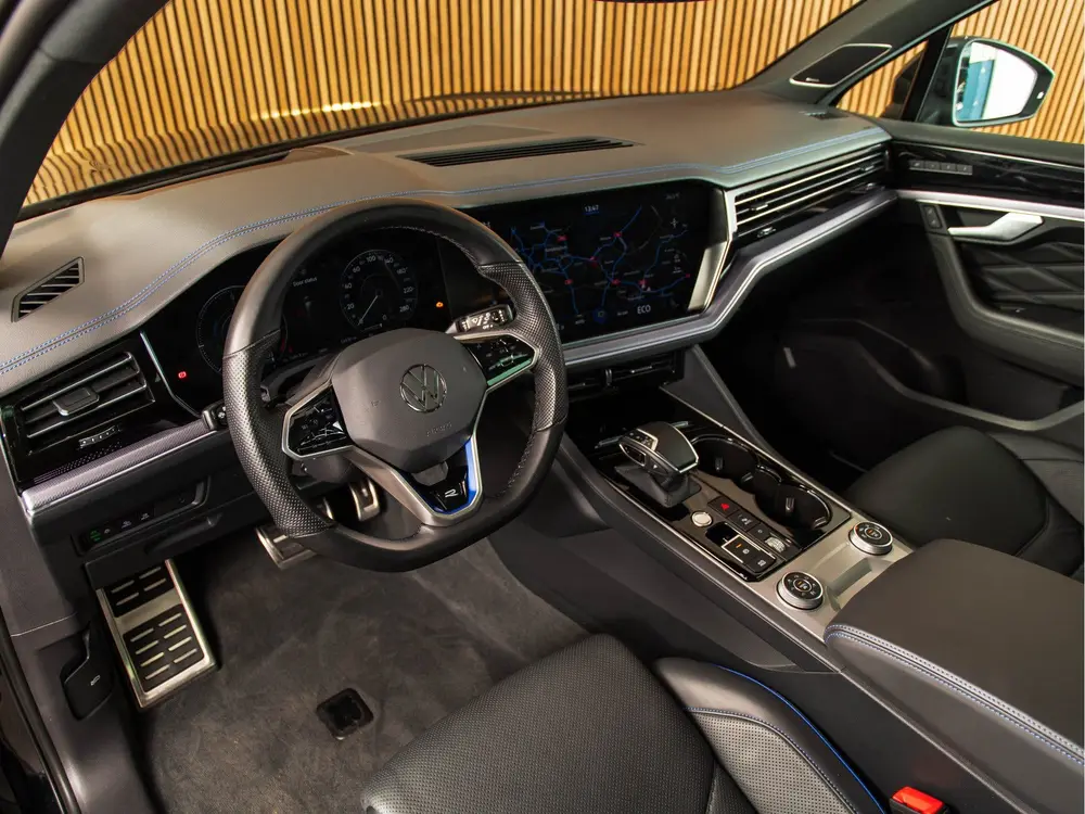 Volkswagen Touareg 3.0 TSi eHybrid R-Line PANO | DYNAUDIO | uit 2021, foto 13