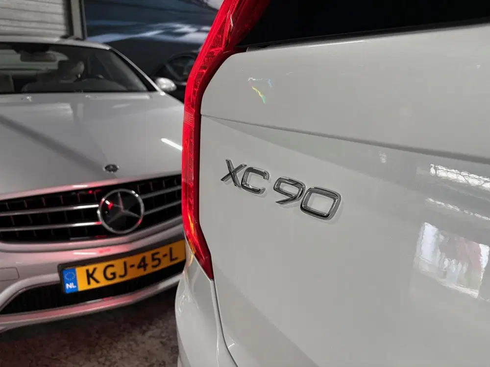Volvo XC90 2.0 T8 Recharge AWD Ultimate Dark uit 2023, foto 13