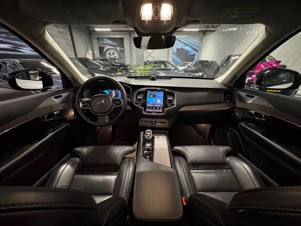 Volvo XC90 2.0 T8 Recharge AWD Ultimate Dark uit 2023, foto 2