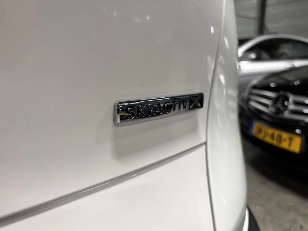 Mazda CX-30 2.0 e-SkyActiv-X M Hybrid Luxury 180pk uit 2019, foto 7