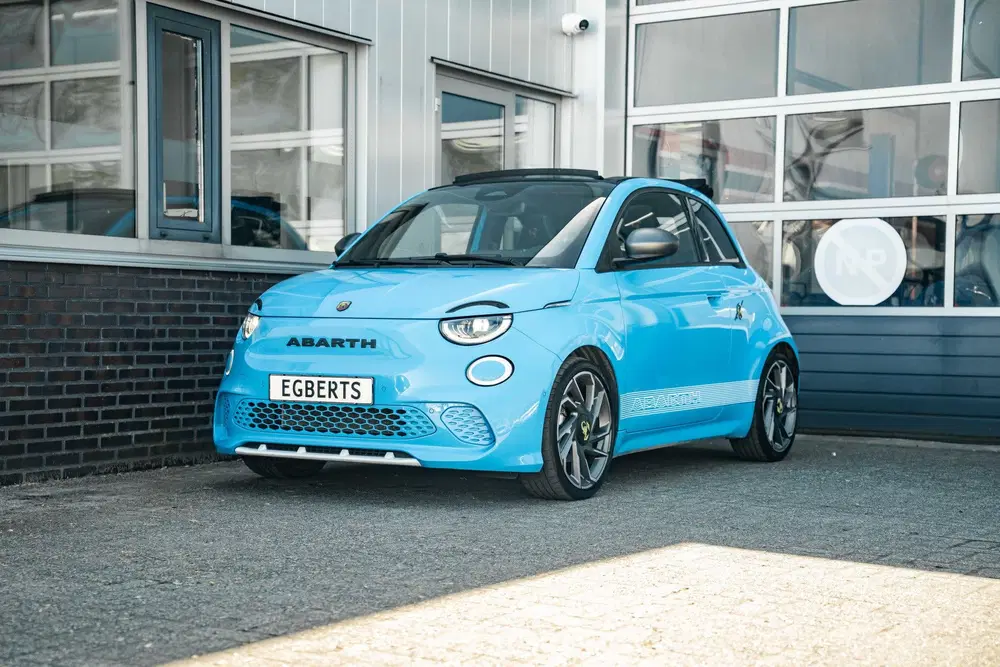 Fiat 500C 500C Abarth Scorpionissima uit 2023, foto 13