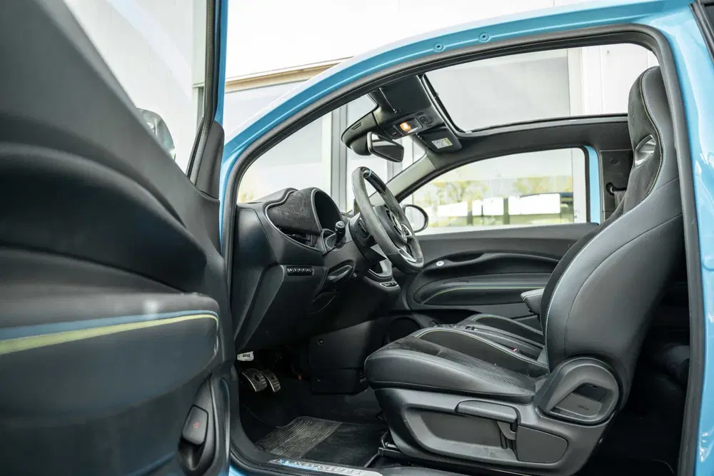 Fiat 500C 500C Abarth Scorpionissima uit 2023, foto 5