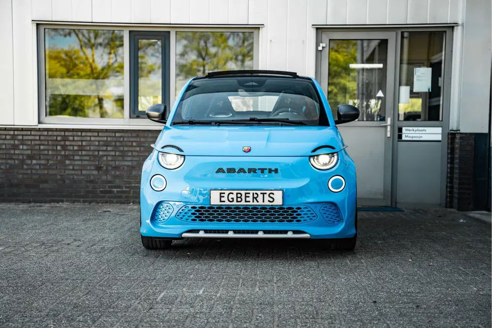Fiat 500C 500C Abarth Scorpionissima uit 2023, foto 6