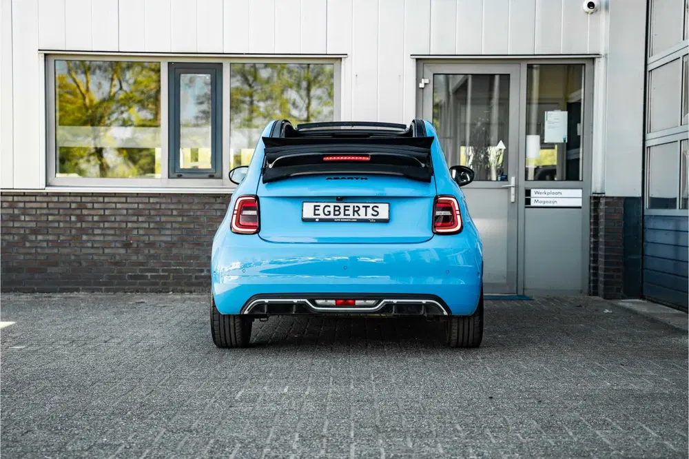 Fiat 500C 500C Abarth Scorpionissima uit 2023, foto 7