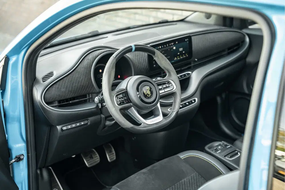 Fiat 500C 500C Abarth Scorpionissima uit 2023, foto 8