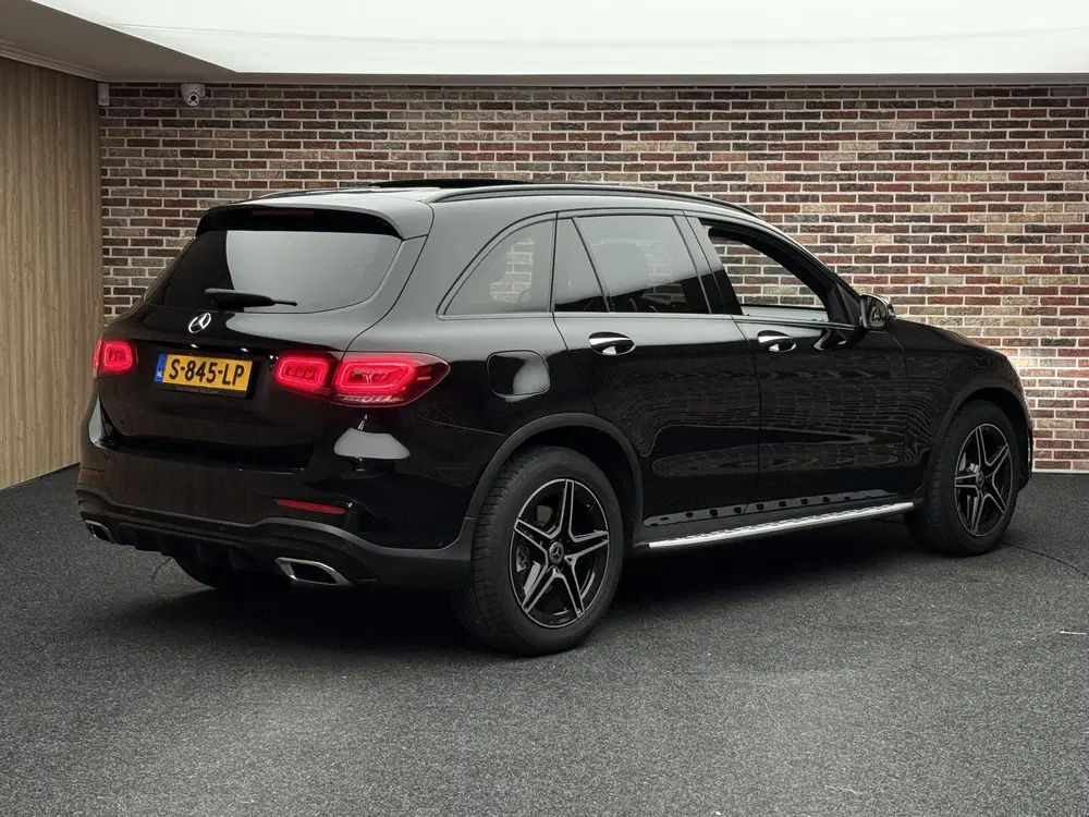 Mercedes-Benz GLC 300 4MATIC AMG Premium Plus Pano uit 2019, foto 11