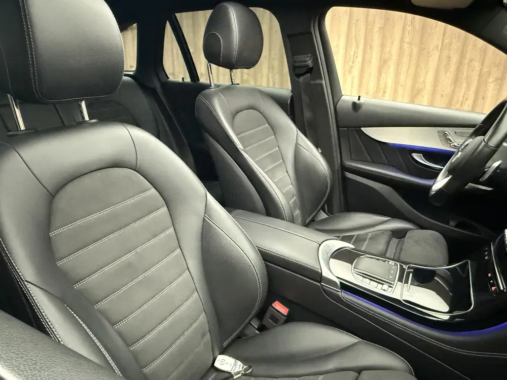 Mercedes-Benz GLC 300 4MATIC AMG Premium Plus Pano uit 2019, foto 16
