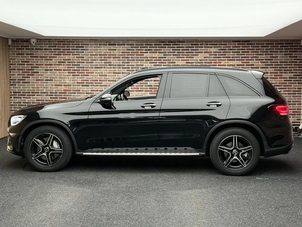 Mercedes-Benz GLC 300 4MATIC AMG Premium Plus Pano uit 2019, foto 3
