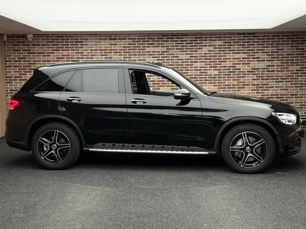 Mercedes-Benz GLC 300 4MATIC AMG Premium Plus Pano uit 2019, foto 4