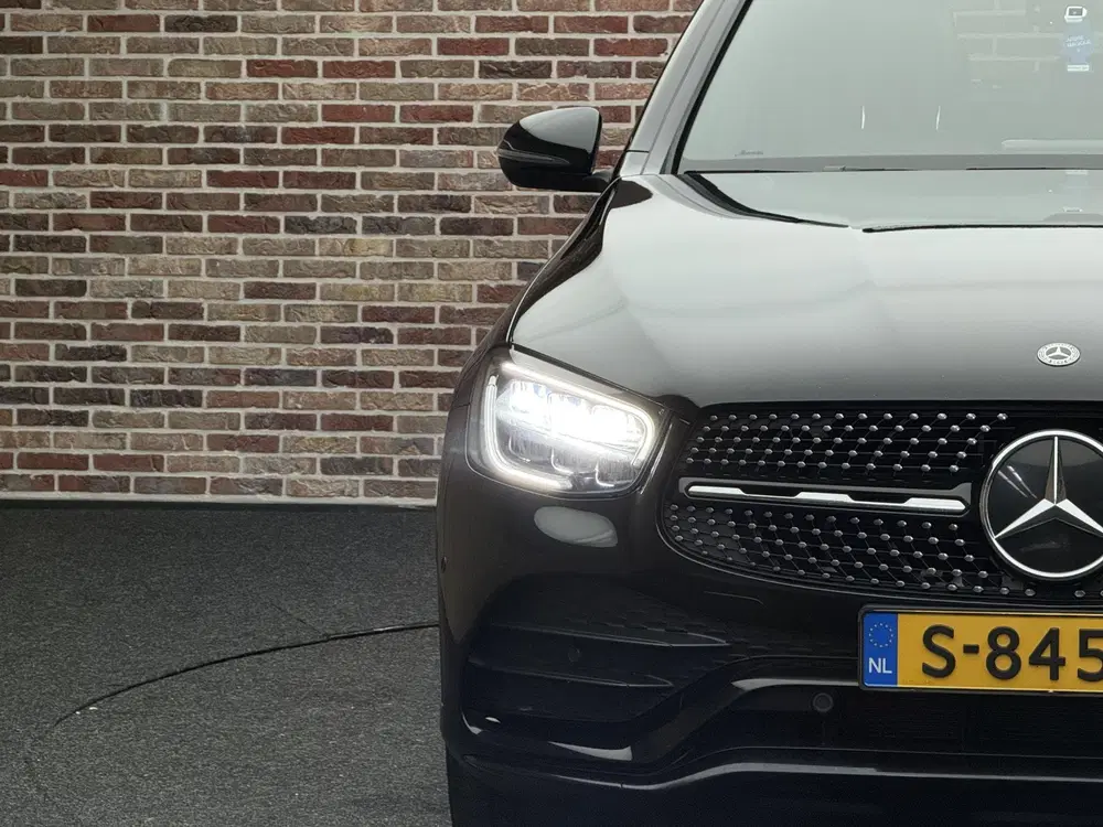 Mercedes-Benz GLC 300 4MATIC AMG Premium Plus Pano uit 2019, foto 6