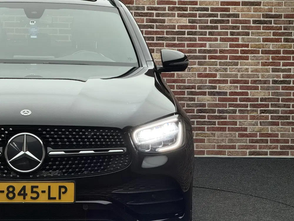 Mercedes-Benz GLC 300 4MATIC AMG Premium Plus Pano uit 2019, foto 7