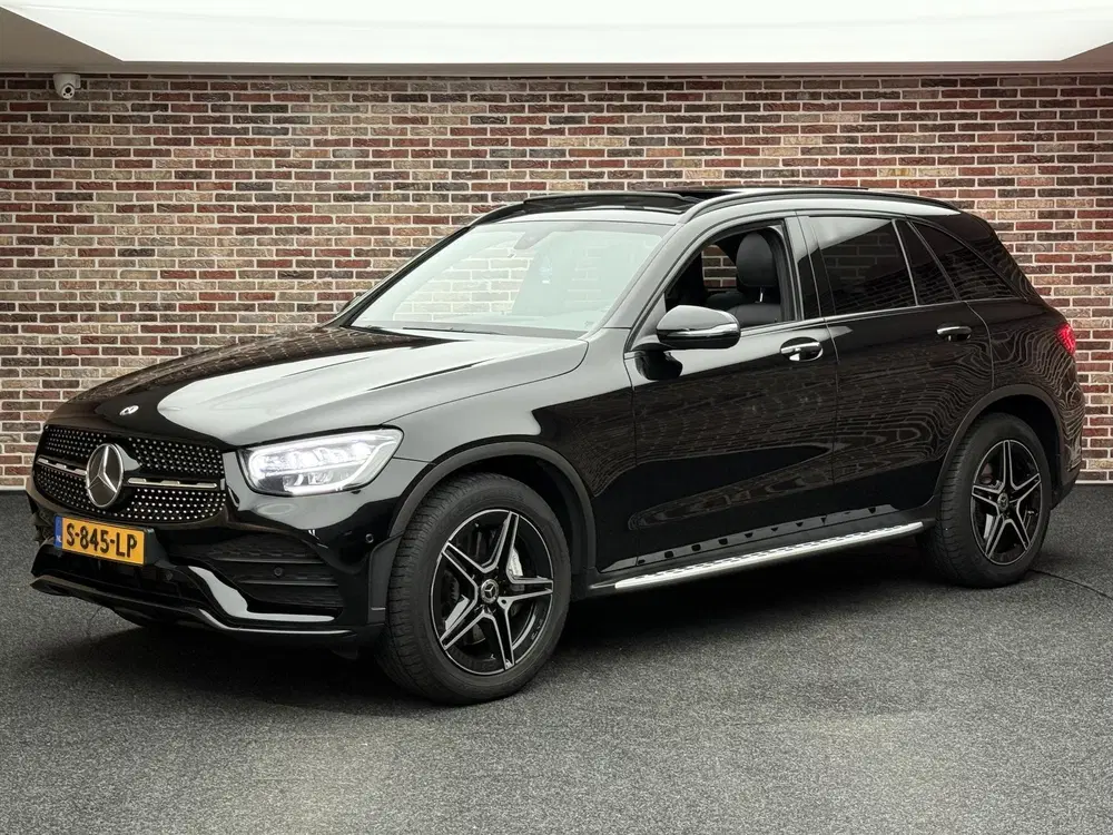 Mercedes-Benz GLC 300 4MATIC AMG Premium Plus Pano uit 2019, foto 9