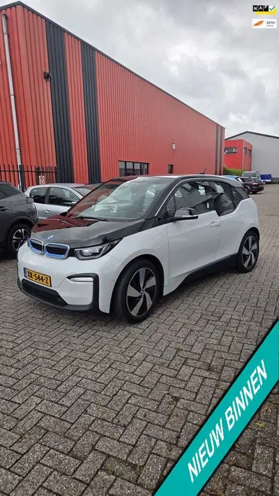 BMW i3 Basis 120Ah 42 kWh. SOH 85% uit 2019